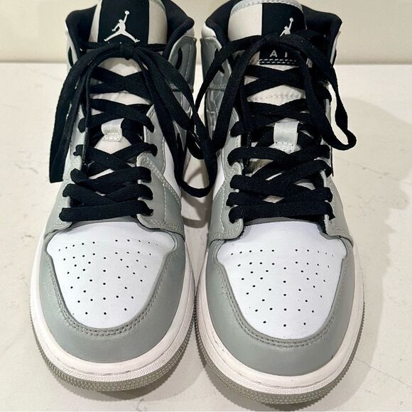 Nike Air Jordan 1 Mid Light Smoke Gray 2020 [554724-092] size 7 - Picture 5 of 12